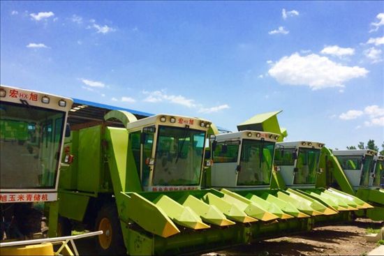 自走式玉米青儲(chǔ)機(jī)