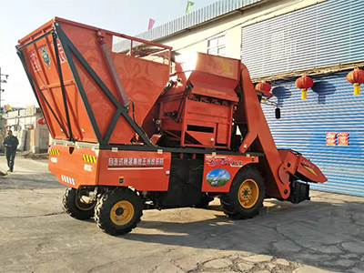 莖穗兼收型玉米收割機(jī)